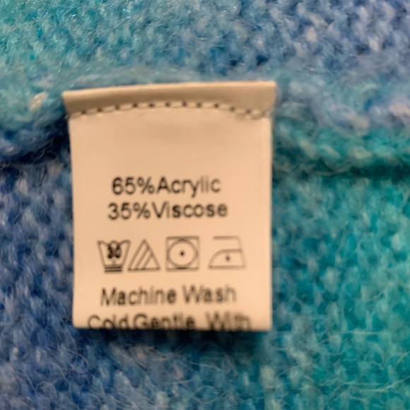 NWOT Shein Multi Colored Ombré Cropped button front sweater - Picture 10 of 12